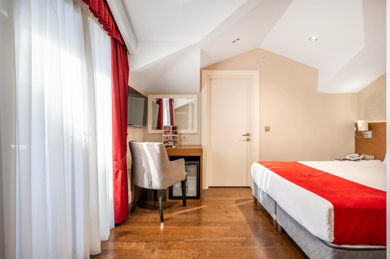 Veyron & Hotel Provincia di Istanbul